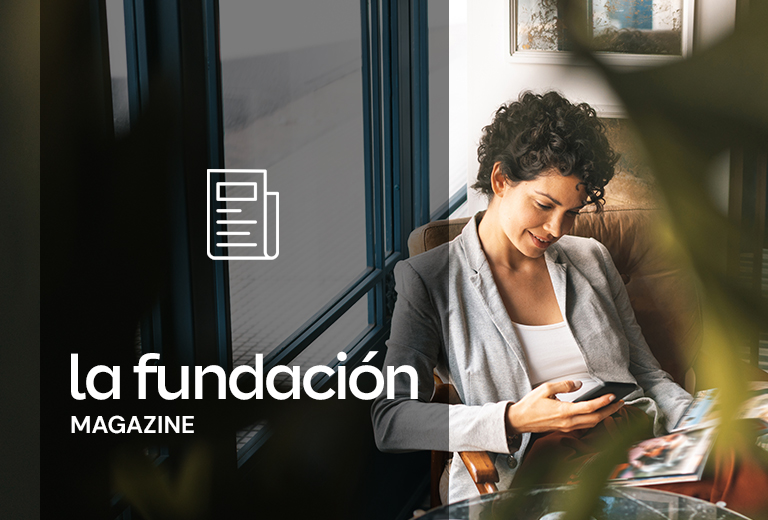 La Fundación magazine We hand you a visual story on paper that addresses current issues