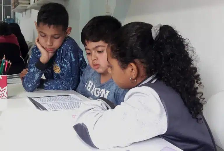 Fundación Uniendo Caminos ofrece apoyo escolar a niños, jóvenes y adultos de Buenos Aires