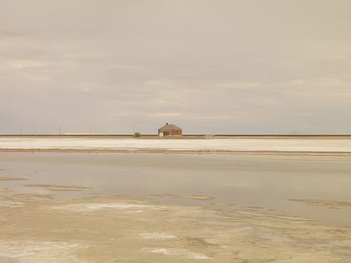 Hwy-80 (House near Wendover), UT, 2011 De la serie «After the Rainbow»