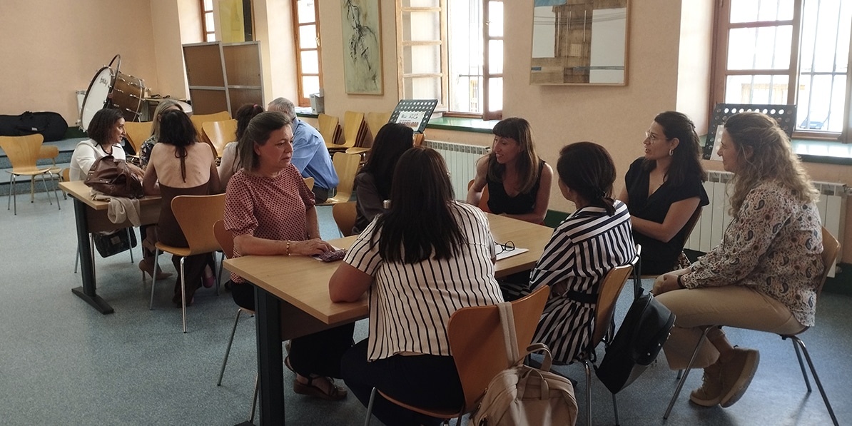 Mujeres participando en el programa Entrena Empleo Rural, buscando nuevas oportunidades laborales