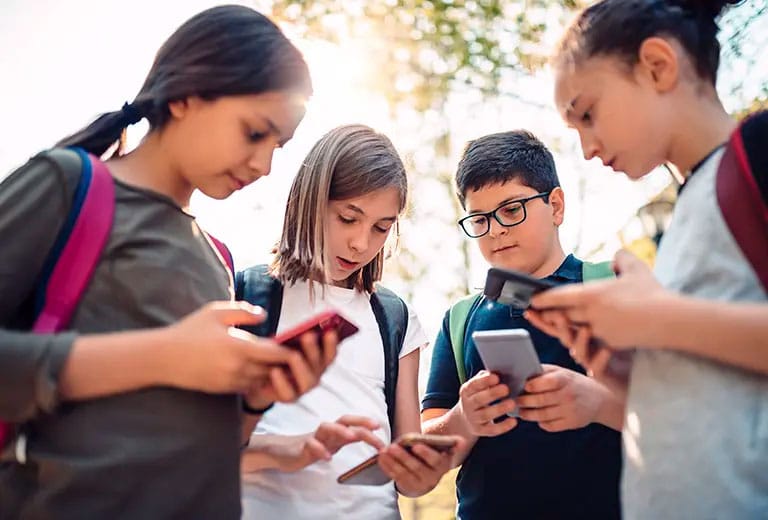 “Controla tu Red”, un proyecto educativo que busca concienciar a los jóvenes para que adquieran hábitos adecuados y saludables en el uso controlado y seguro de las TIC.