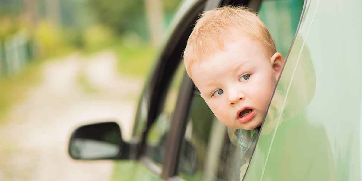 Espejo para bebés en el coche: Aumenta vuestra seguridad -canalMOTOR