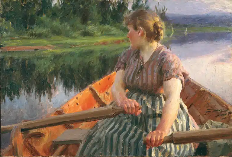 Anders Zorn Pintura al óleo Medianoche, 1891, de Anders Zorn, con una mujer sentada en un bote de remos naranja en un lago en calma; viste falda de rayas y blusa a rayas suaves mientras mira hacia la orilla arbolada reflejada en el agua al atardecer.